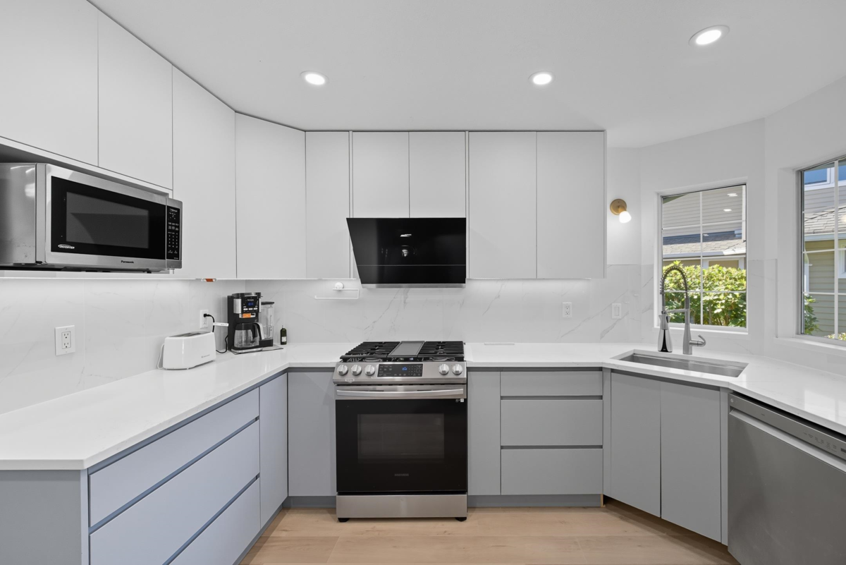 Powder Room Photo of 118 15121 19 Avenue, Surrey, BC