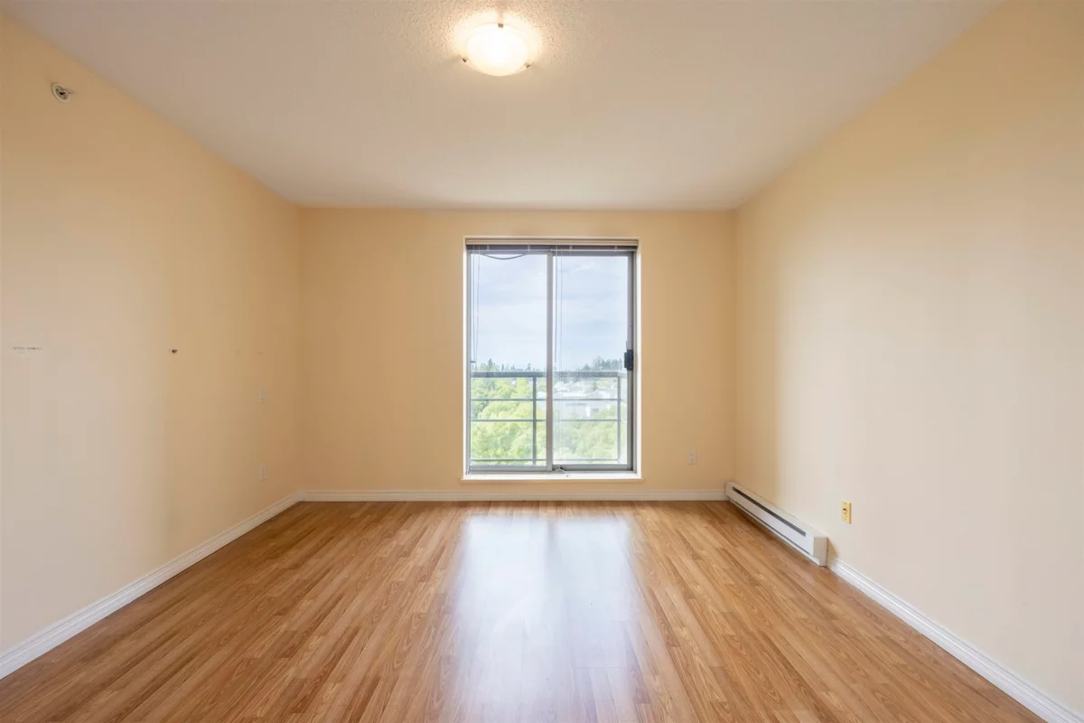Kitchen Photo of 1001 5639 Hampton Place, Vancouver, BC