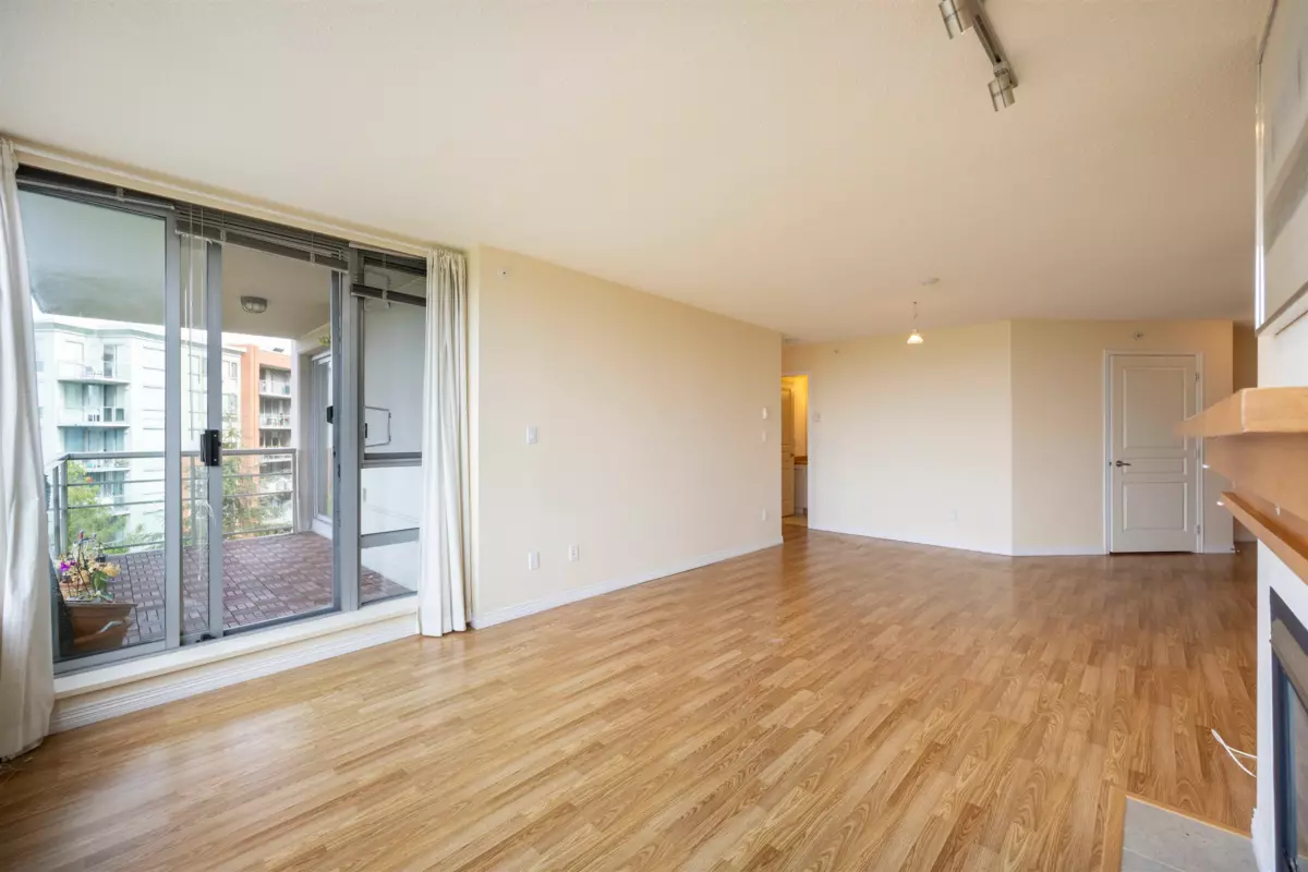 Walk-In Closet Photo of 1001 5639 Hampton Place, Vancouver, BC