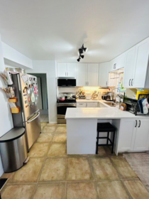 Breakfast Nook Photo of 1038 Seventh Avenue, New Westminster, BC