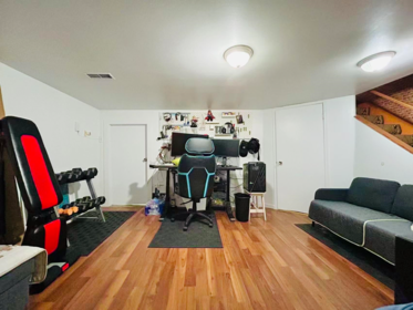 Loft / Bonus Room Photo of 1038 Seventh Avenue, New Westminster, BC
