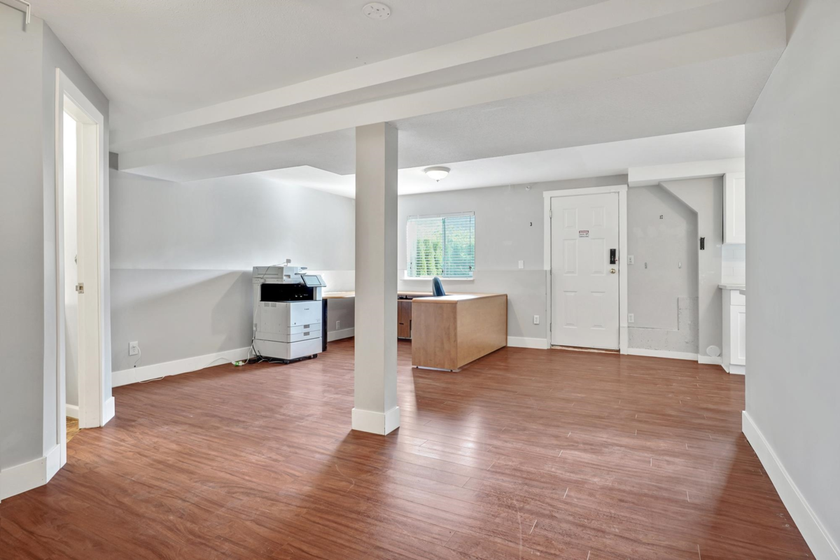 Mudroom Photo of 33334 Best Avenue, Mission, BC