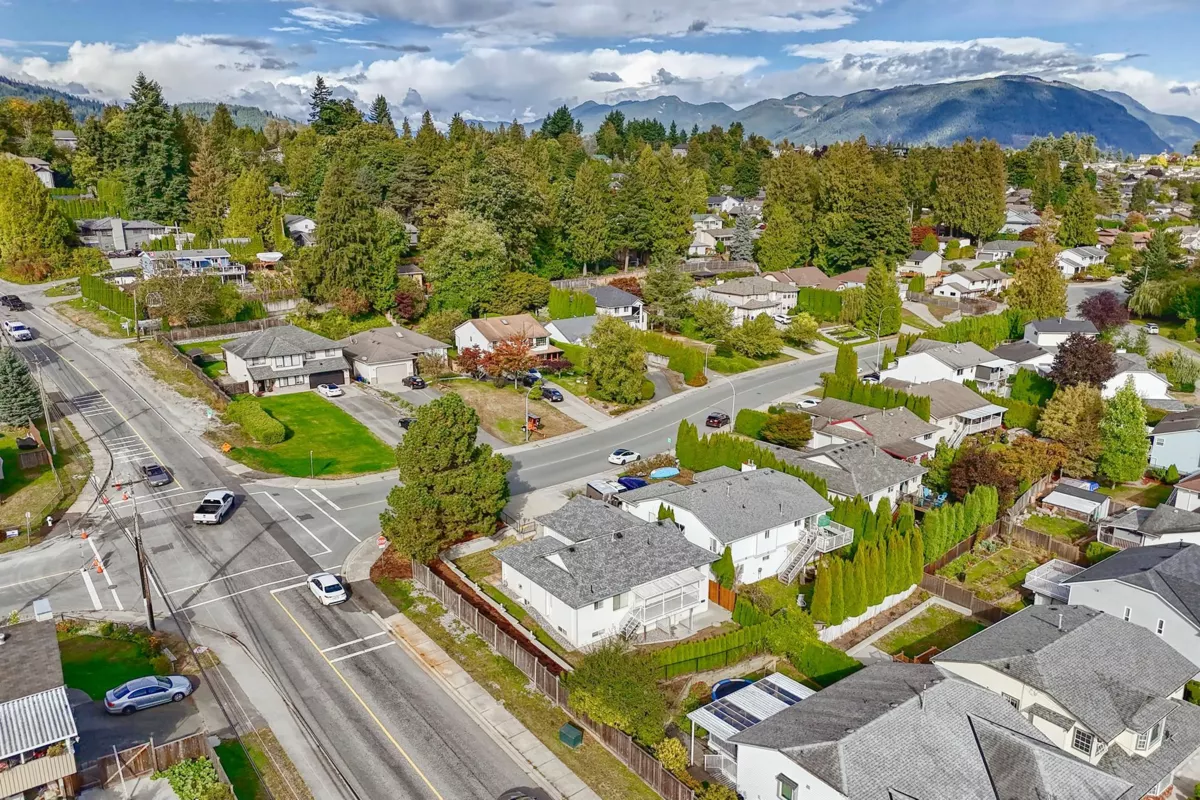 Outdoor Kitchen Photo of 33334 Best Avenue, Mission, BC