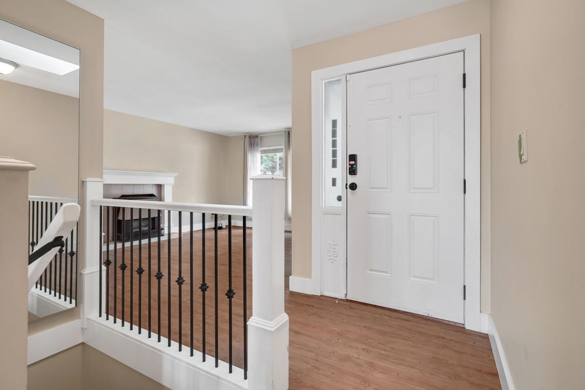 Powder Room Photo of 33334 Best Avenue, Mission, BC