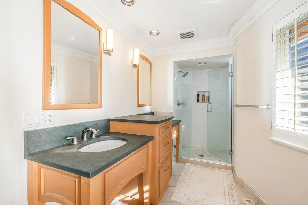 Breakfast Nook Photo of 5219 Headland Drive, West Vancouver, BC