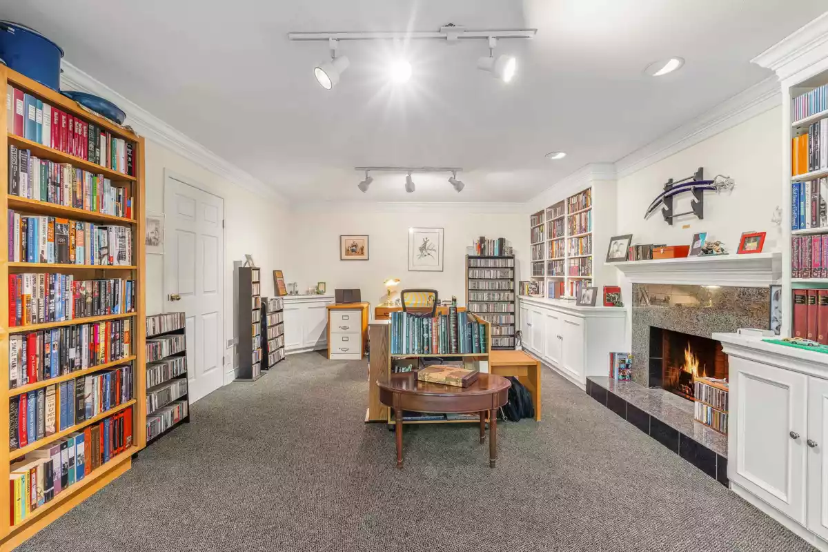 Guest Bathroom Photo of 5219 Headland Drive, West Vancouver, BC