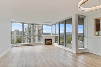 1303 295 Guildford Way, Port Moody, BC, Port Moody — Apartment/Condo for sale