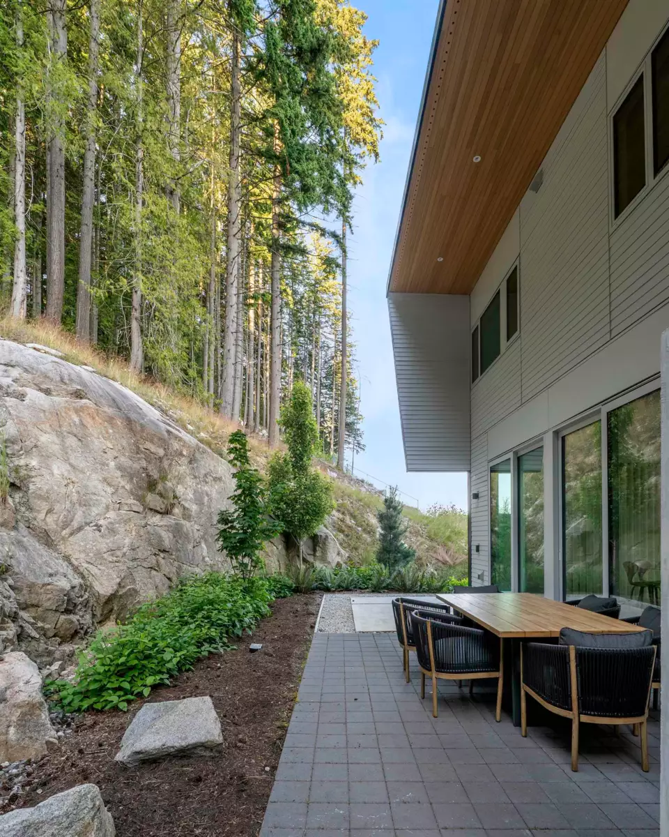 Backyard Photo of 3317 Chippendale Road, West Vancouver, BC