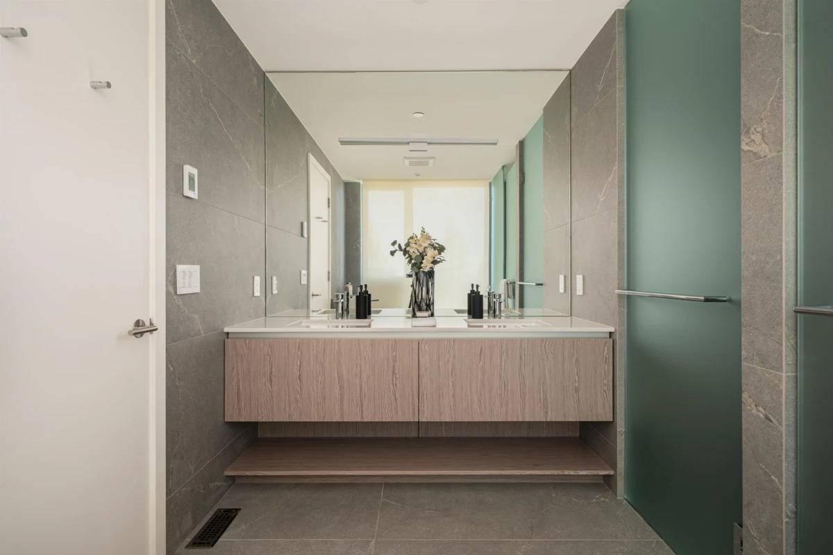 Entry Foyer Photo of 3317 Chippendale Road, West Vancouver, BC