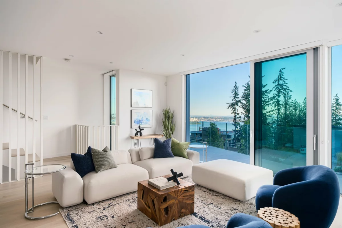 Exterior Front Photo of 3317 Chippendale Road, West Vancouver, BC