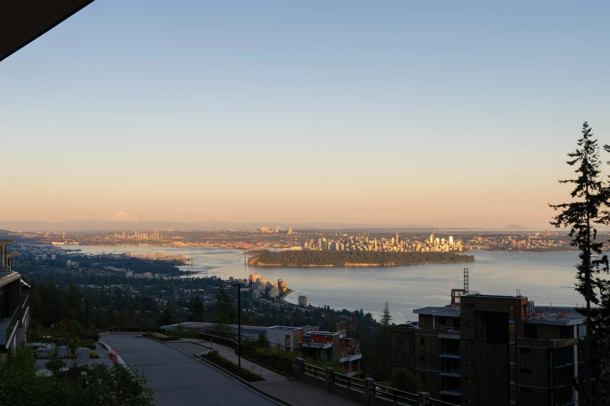 Front Yard Photo of 3317 Chippendale Road, West Vancouver, BC