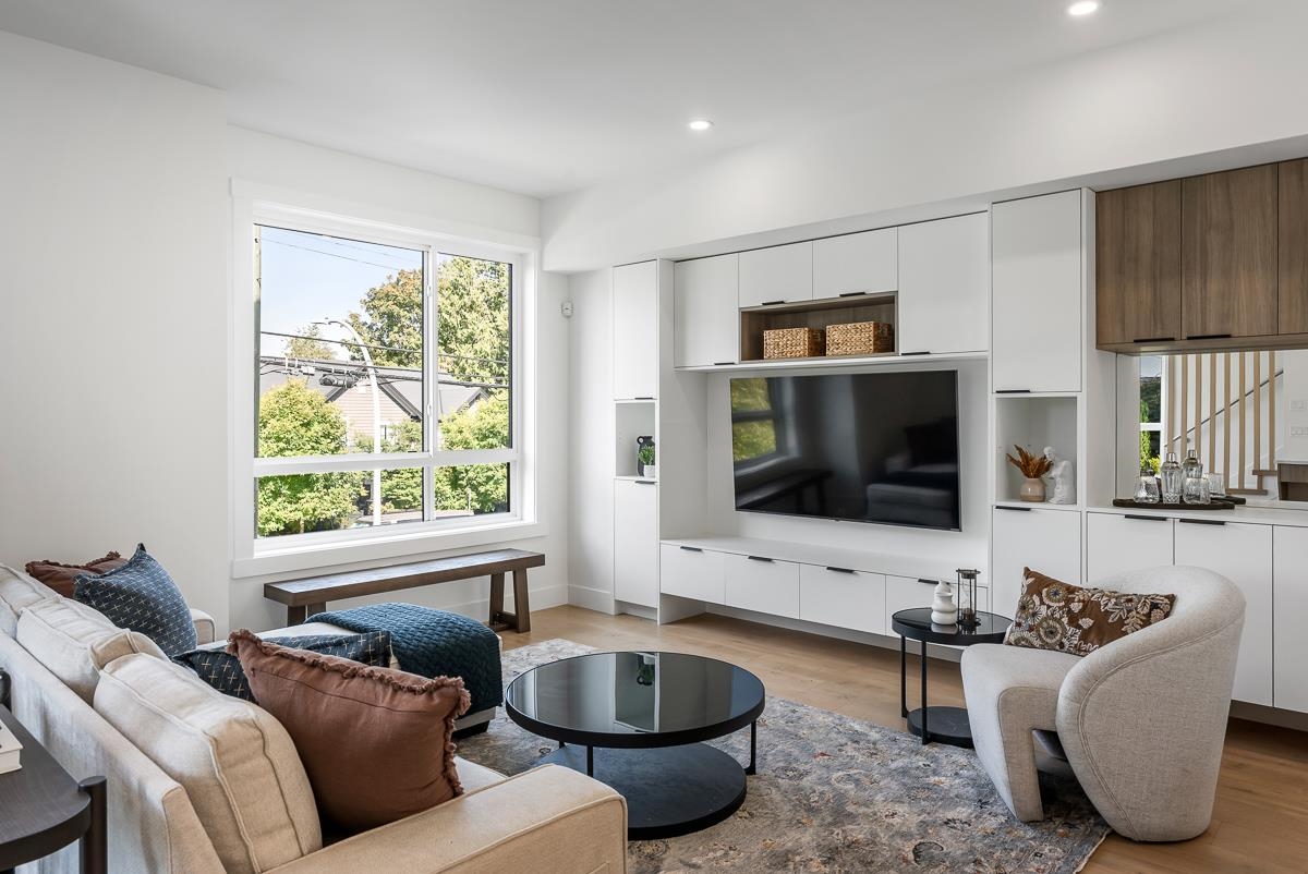 Walk-In Closet Photo of 7 5993 143 Street, Surrey, BC