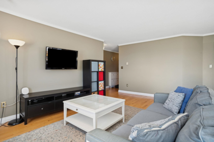 304 5350 Victory Street, Burnaby, BC, Burnaby — Apartment/Condo for sale