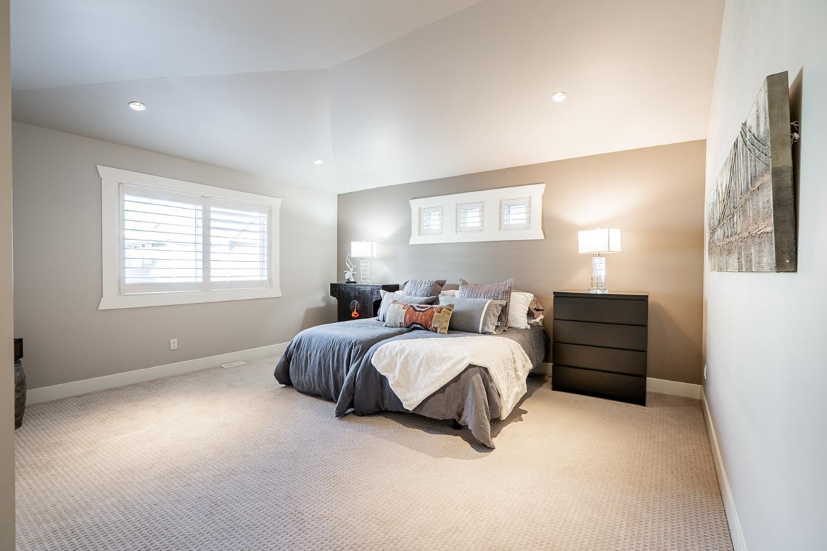 Basement Recreation Room Photo of 16943 0a Avenue, Surrey, BC