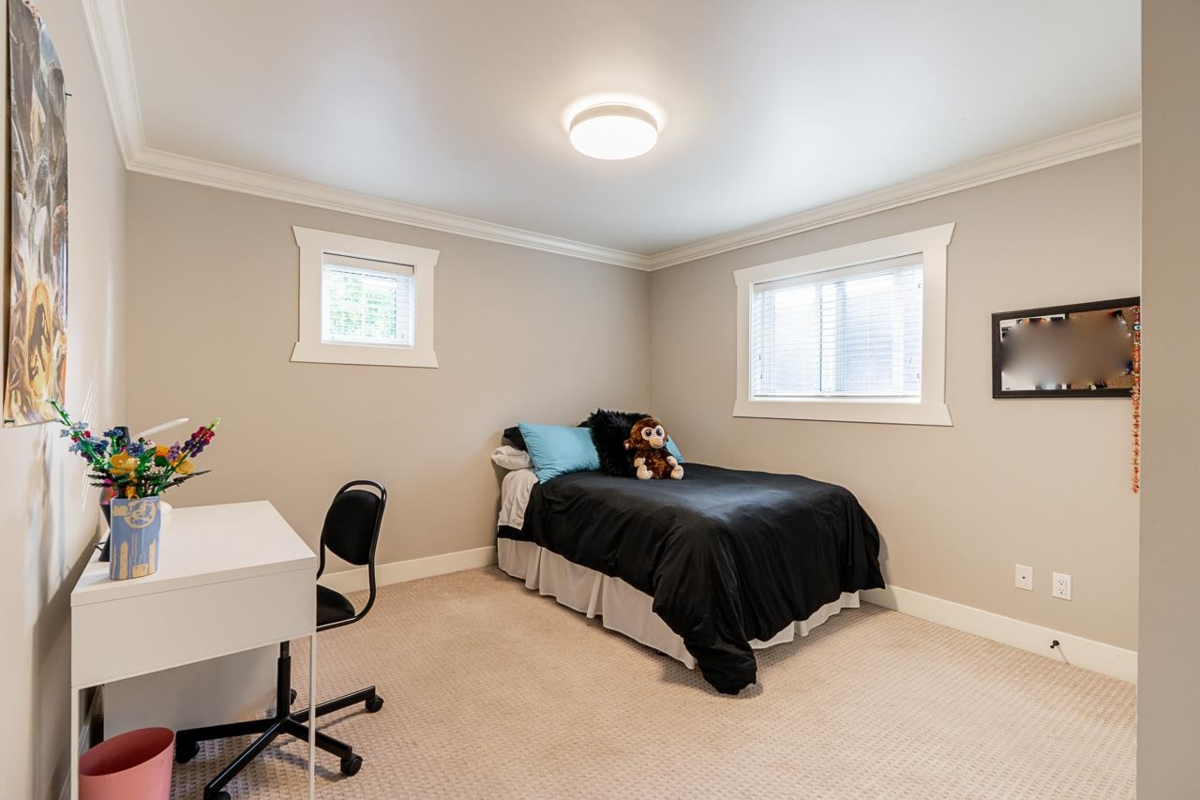 Hallway Photo of 16943 0a Avenue, Surrey, BC