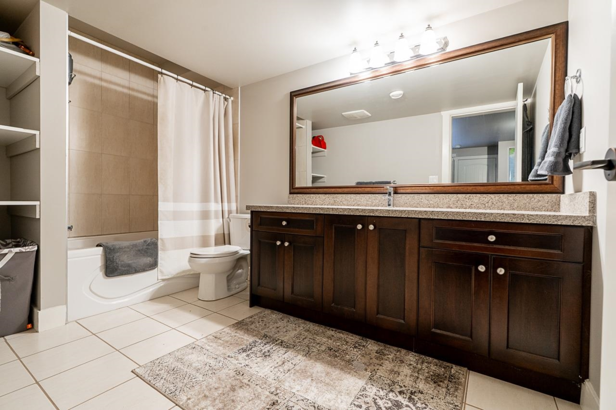 Outdoor Kitchen Photo of 16943 0a Avenue, Surrey, BC