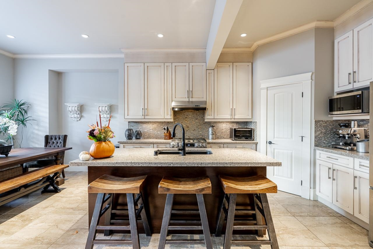 Pantry Photo of 16943 0a Avenue, Surrey, BC