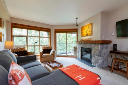 545 4800 Spearhead Drive, Whistler, BC, Whistler — Apartment/Condo for sale