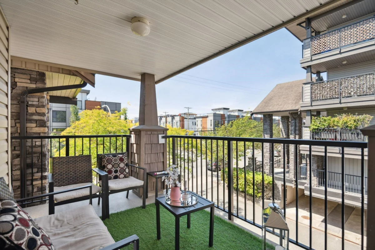 Entry Foyer Photo of 211 5454 198 Street, Langley, BC