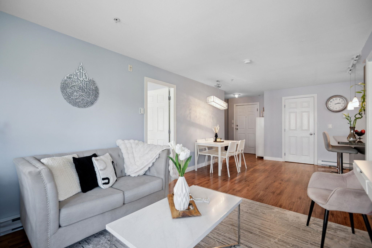 Kitchen Island Photo of 211 5454 198 Street, Langley, BC
