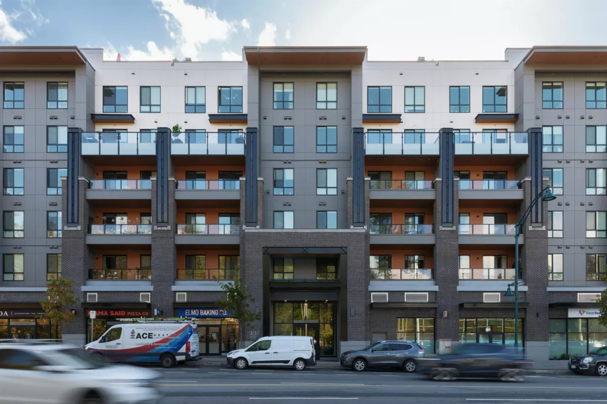 Living Room Photo of 618 3131 Murray Street, Port Moody, BC
