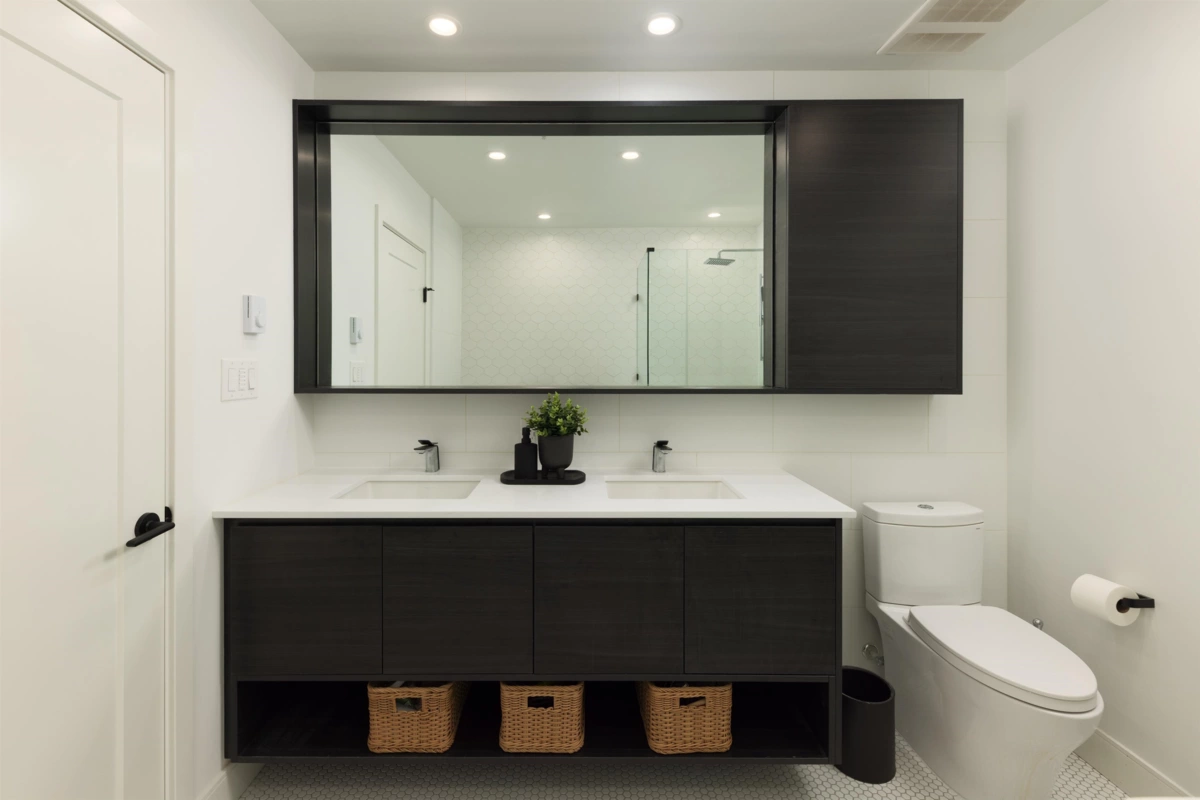 Walk-In Closet Photo of 618 3131 Murray Street, Port Moody, BC