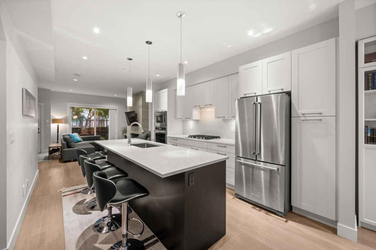 Primary Bathroom Photo of 42 16336 23a Avenue, Surrey, BC