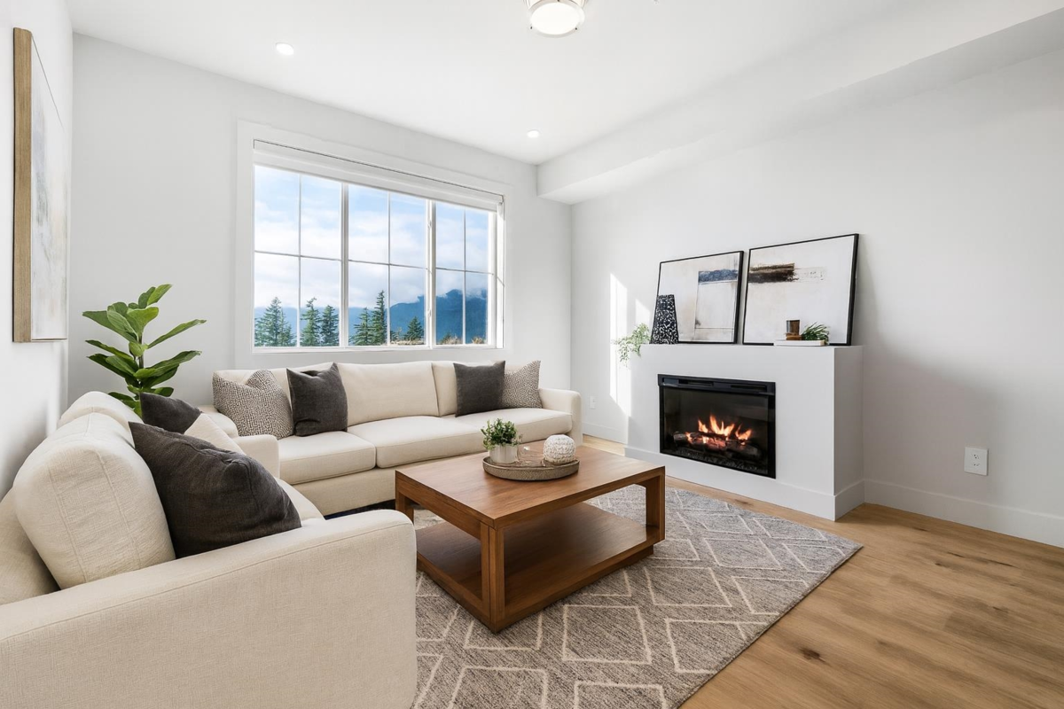 Entry Foyer Photo of 36 1928 Woodside Boulevard, Agassiz, BC