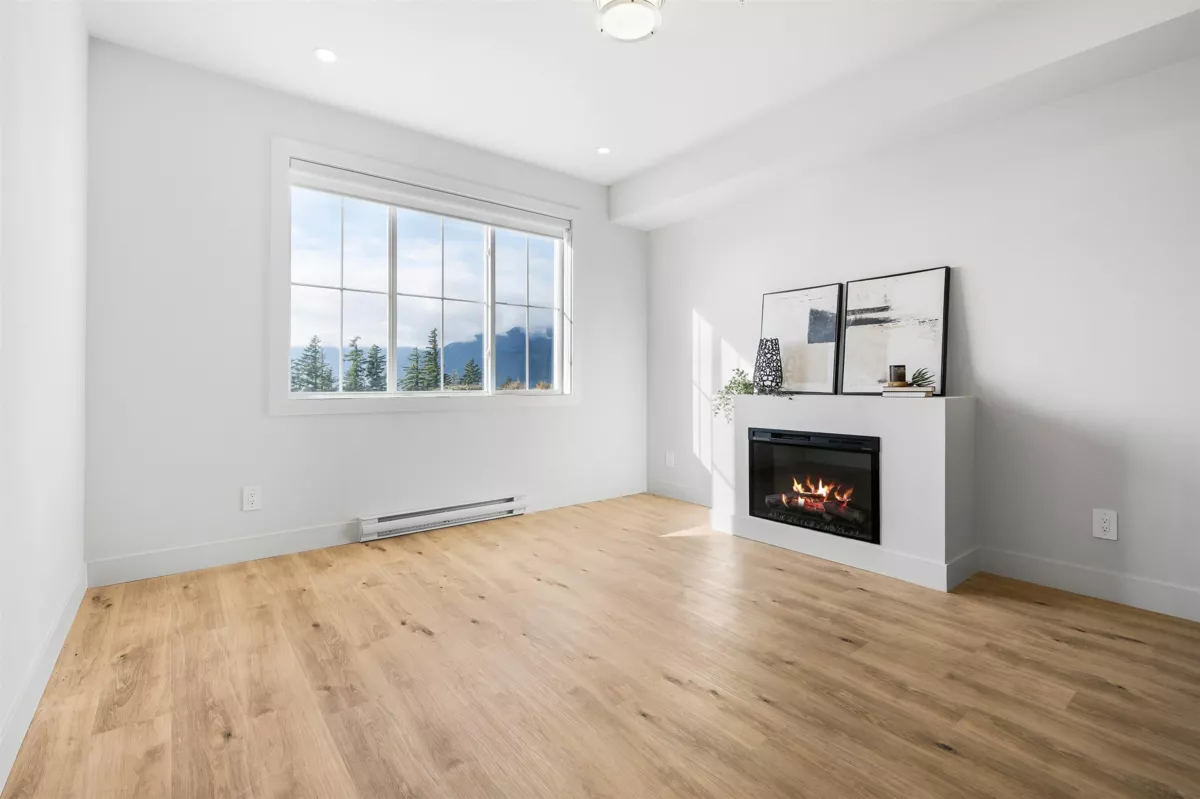 Hallway Photo of 36 1928 Woodside Boulevard, Agassiz, BC