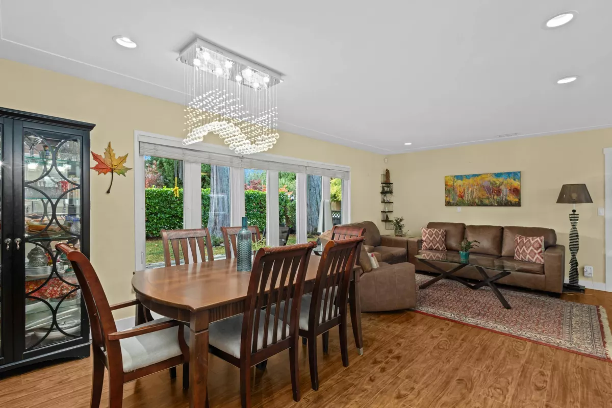 Breakfast Nook Photo of 3440 Bluebonnet Road, North Vancouver, BC