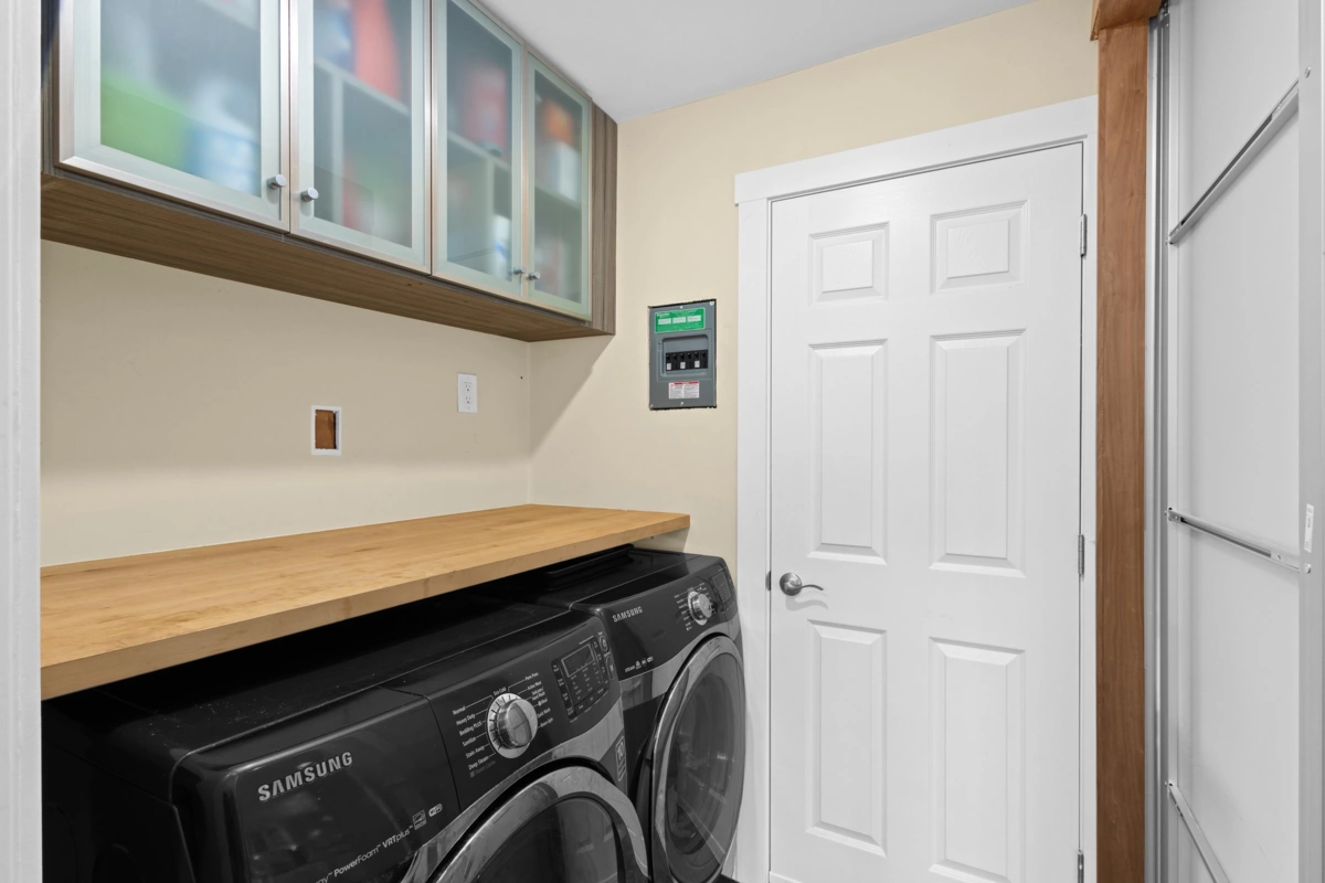 Entry Foyer Photo of 3440 Bluebonnet Road, North Vancouver, BC