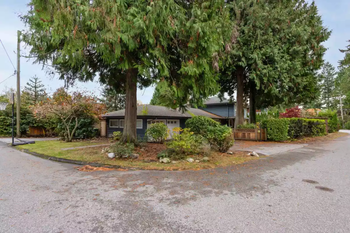 Fitness Center Photo Near 3440 Bluebonnet Road, North Vancouver, BC