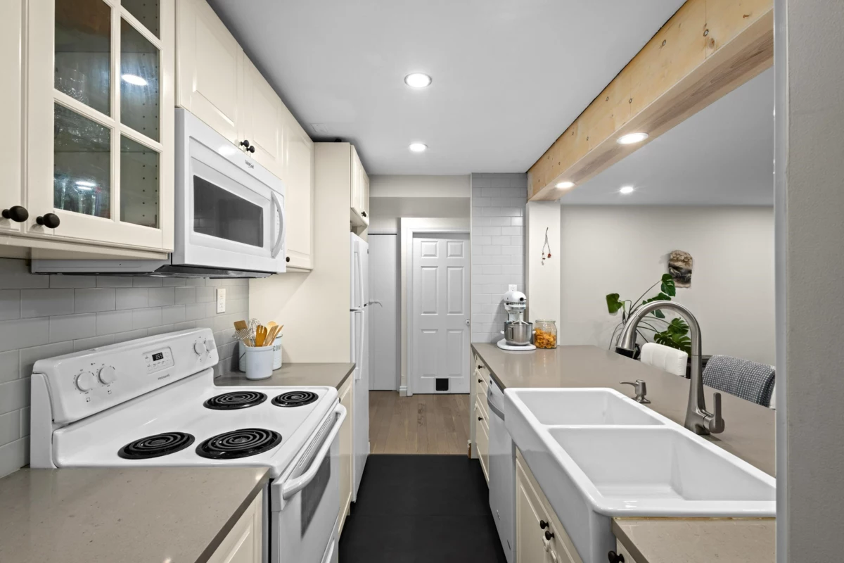 Front Yard Photo of 3440 Bluebonnet Road, North Vancouver, BC