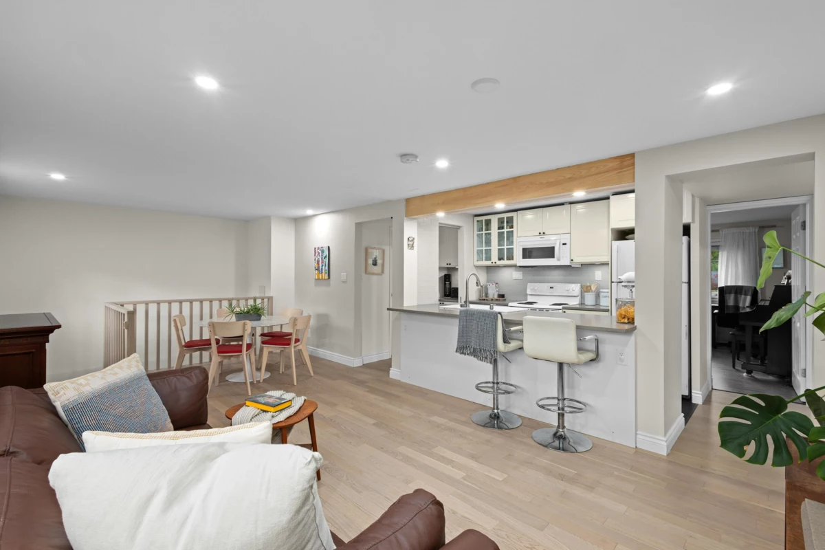 Outdoor Deck Photo of 3440 Bluebonnet Road, North Vancouver, BC