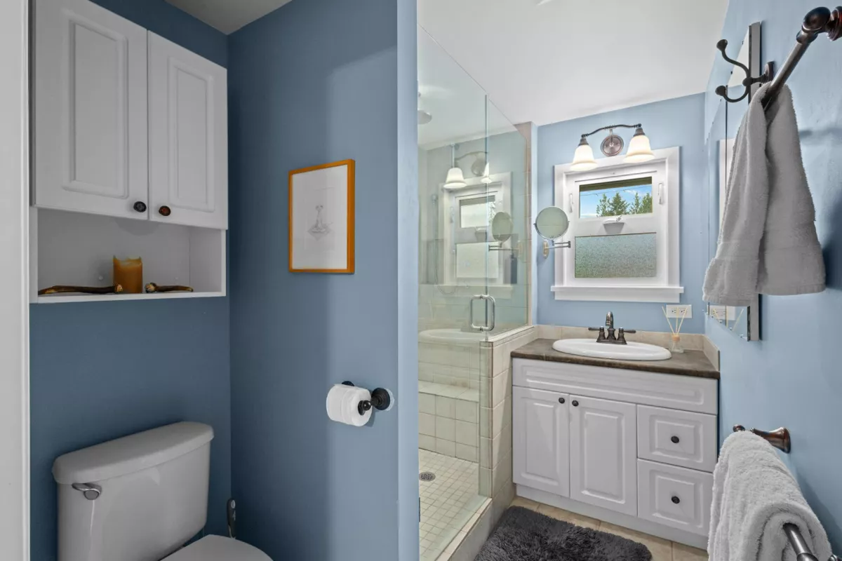 Swimming Pool Photo of 3440 Bluebonnet Road, North Vancouver, BC