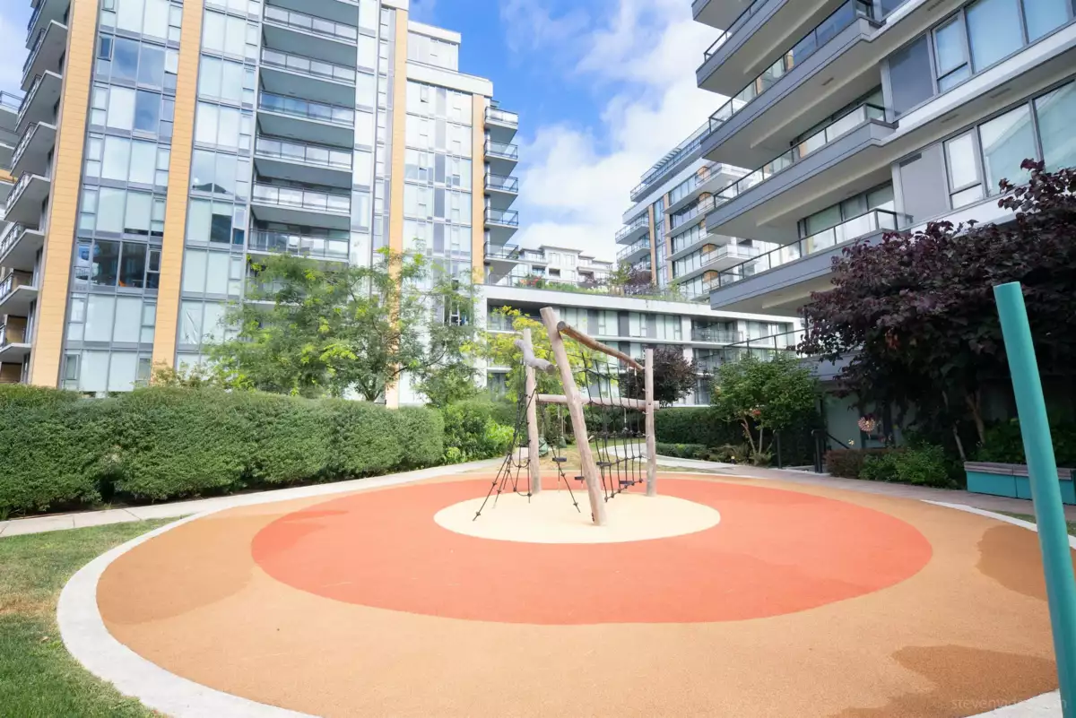 Hallway Photo of 908 8199 Capstan Way, Richmond, BC