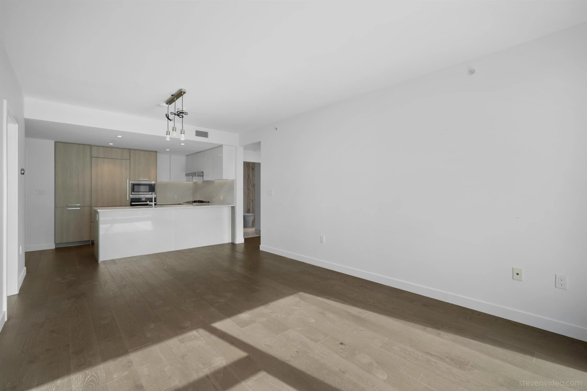 Kitchen Island Photo of 908 8199 Capstan Way, Richmond, BC