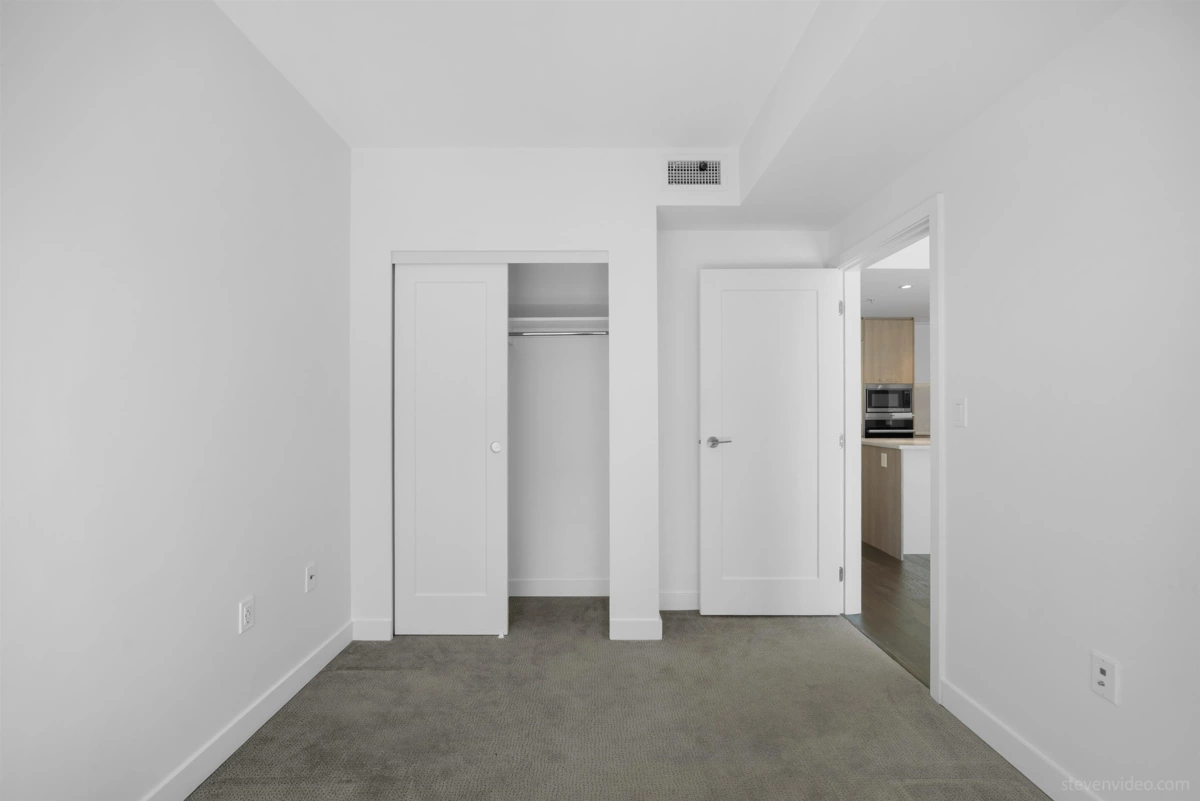 Primary Bathroom Photo of 908 8199 Capstan Way, Richmond, BC