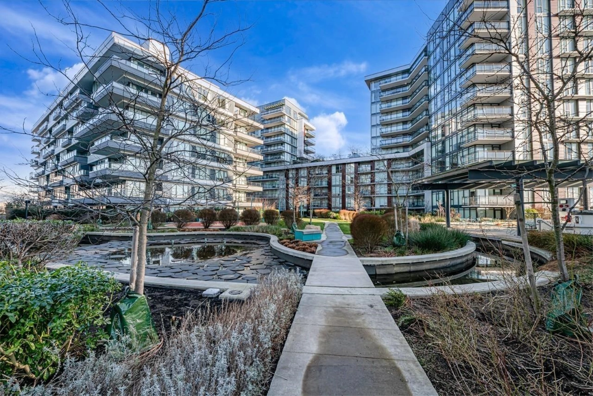 Swimming Pool Photo of 908 8199 Capstan Way, Richmond, BC