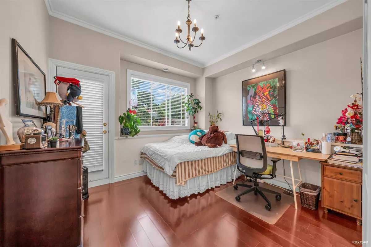 Front Yard Photo of 1285 W 47th Avenue, Vancouver, BC