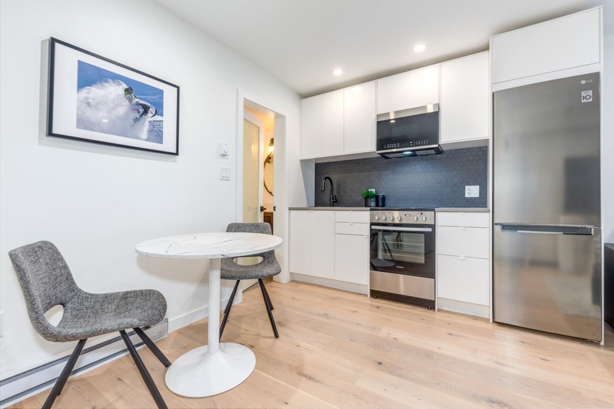 Kitchen Photo of 318 2111 Whistler Road, Whistler, BC