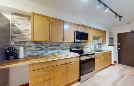 301 2021 Karen Crescent, Whistler, BC, Whistler — Apartment/Condo for sale
