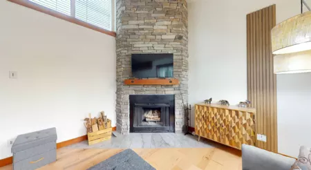 301 2021 Karen Crescent, Whistler, BC, Whistler — Apartment/Condo for sale