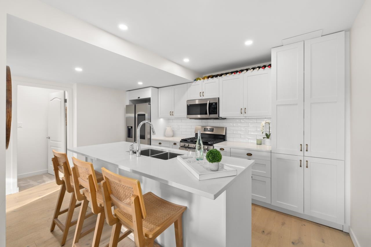 Breakfast Nook Photo of 103 1225 Merklin Street, White Rock, BC