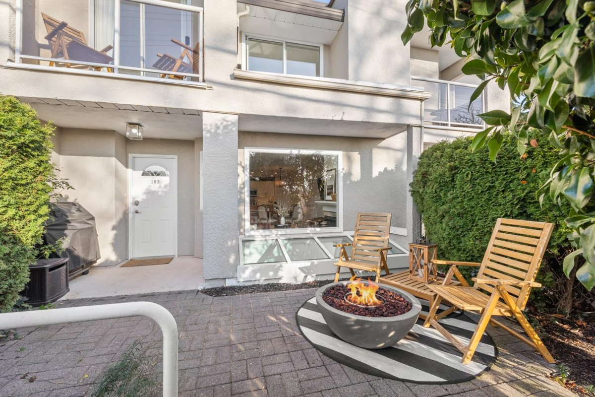 Front Yard Photo of 103 1225 Merklin Street, White Rock, BC