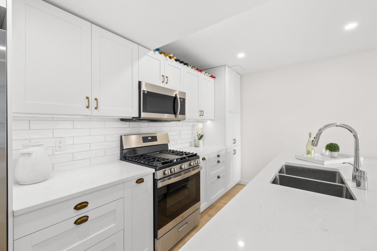 Kitchen Island Photo of 103 1225 Merklin Street, White Rock, BC