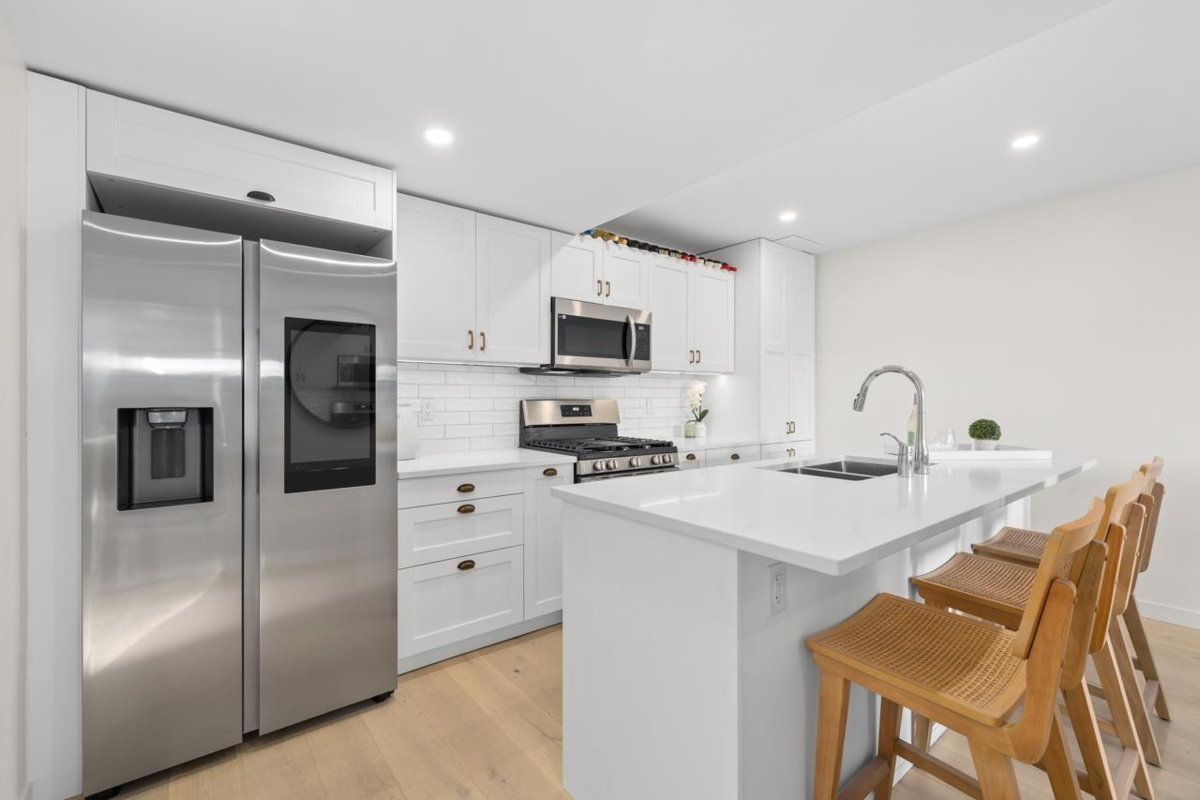 Kitchen Photo of 103 1225 Merklin Street, White Rock, BC
