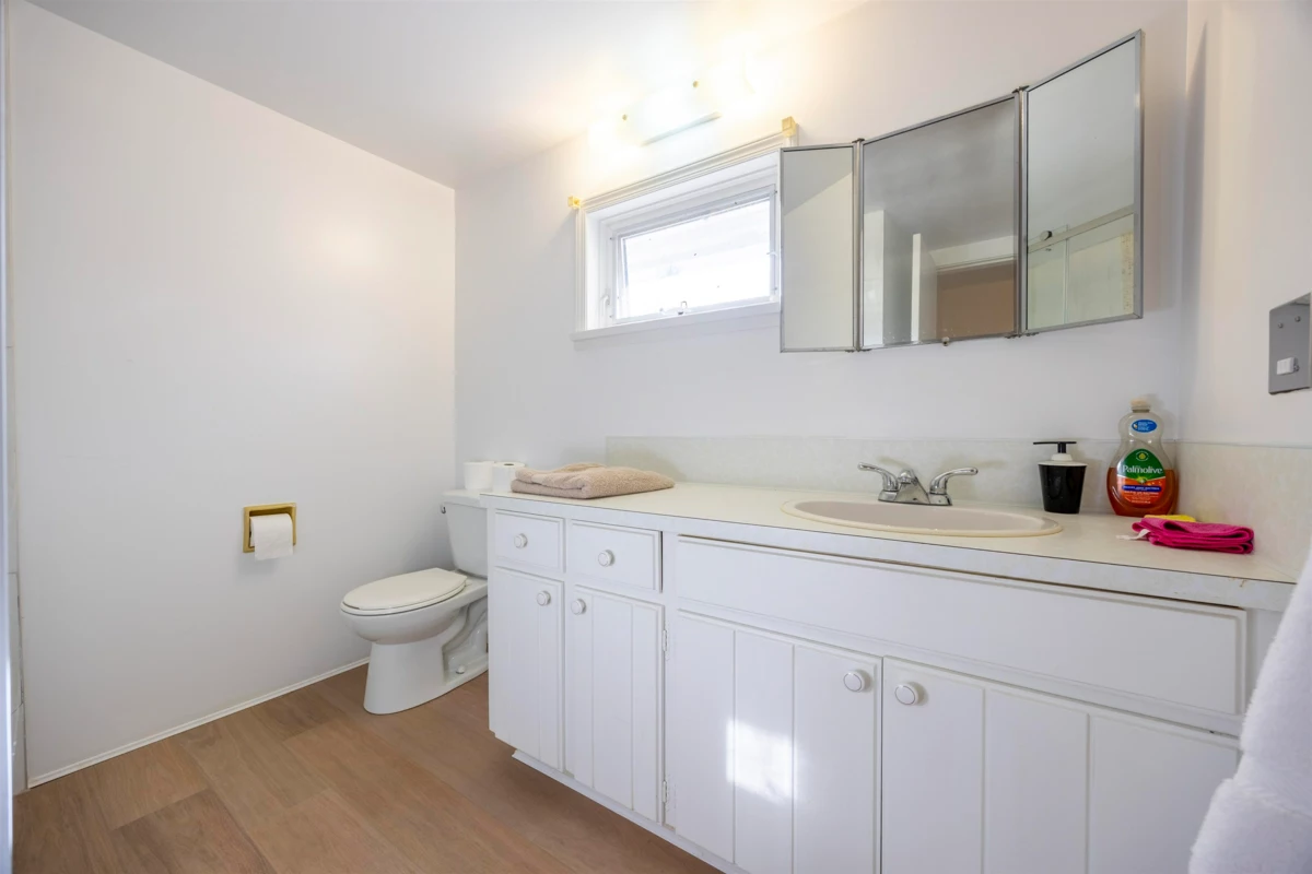 Entry Foyer Photo of 321 248 Street, Langley, BC