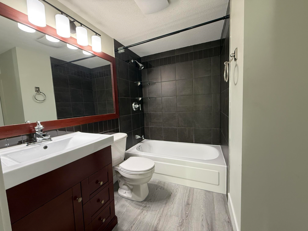 Guest Bathroom Photo of 206 1955 Suffolk Avenue, Port Coquitlam, BC