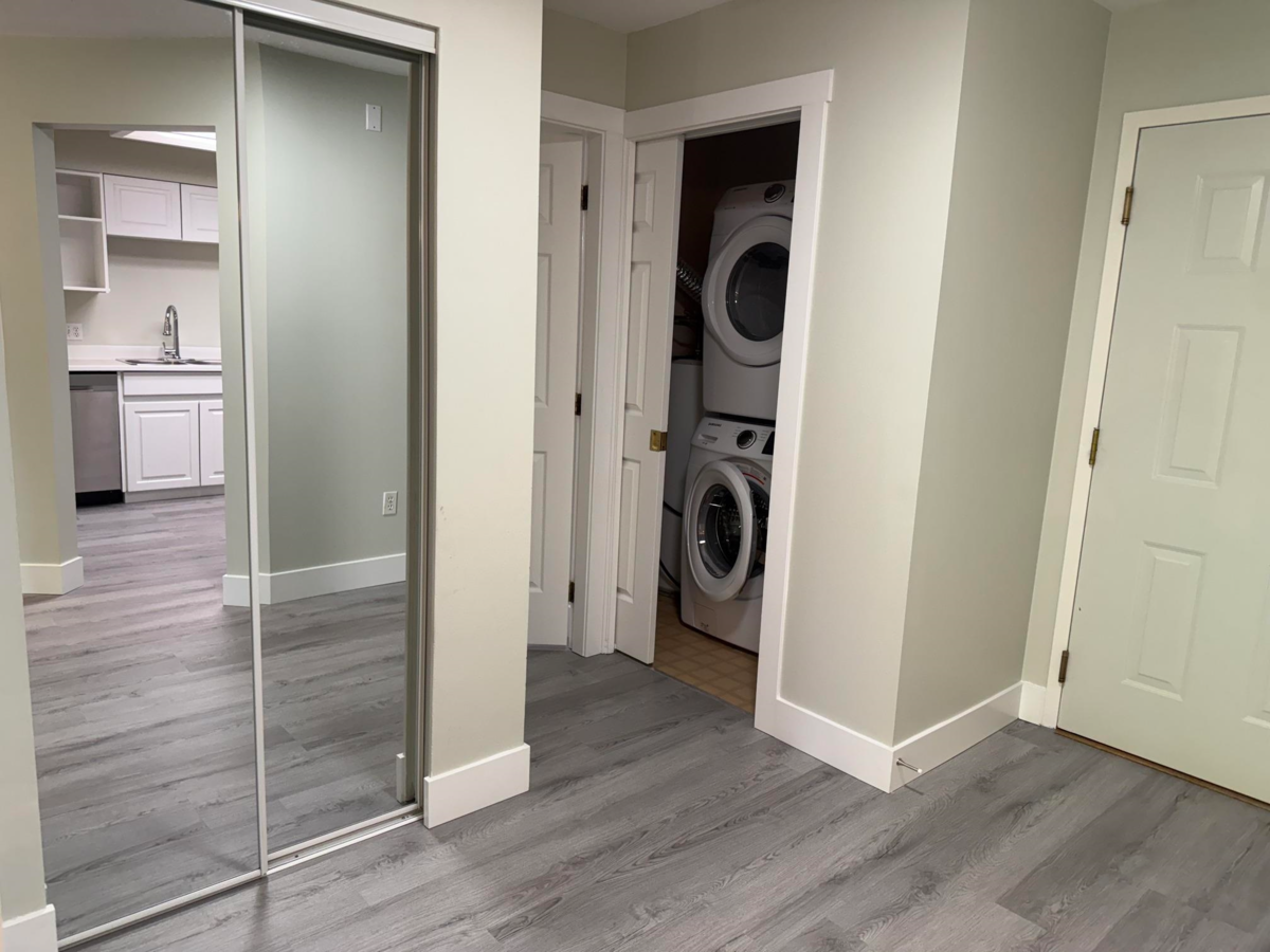 Walk-In Closet Photo of 206 1955 Suffolk Avenue, Port Coquitlam, BC